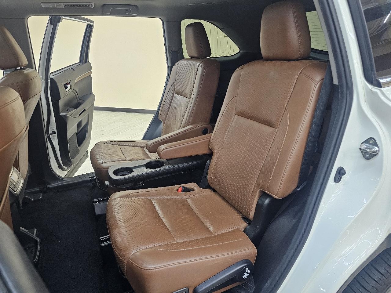 Toyota Highlander Limited FWD V6 2019