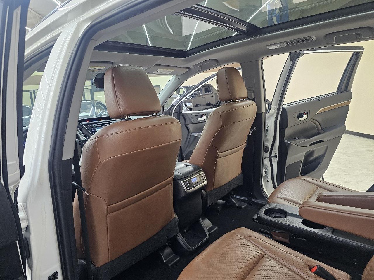 Toyota Highlander Limited FWD V6 2019