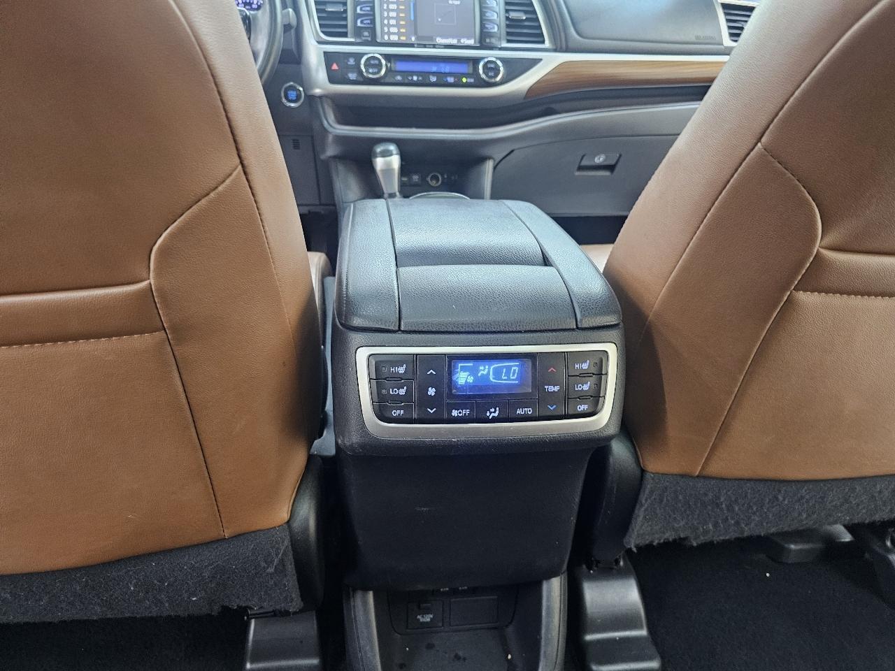 Toyota Highlander Limited FWD V6 2019