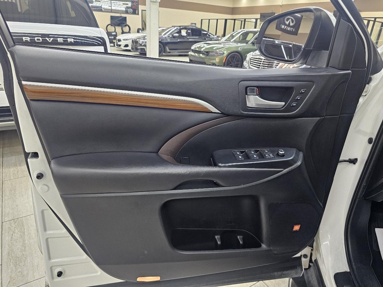 Toyota Highlander Limited FWD V6 2019