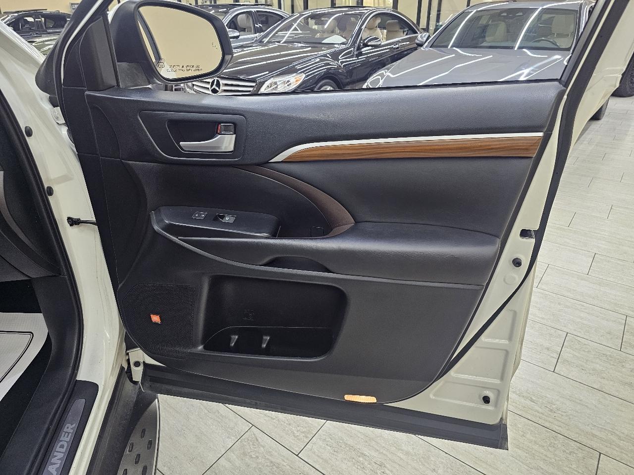 Toyota Highlander Limited FWD V6 2019