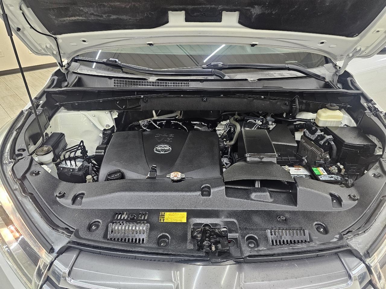 Toyota Highlander Limited FWD V6 2019