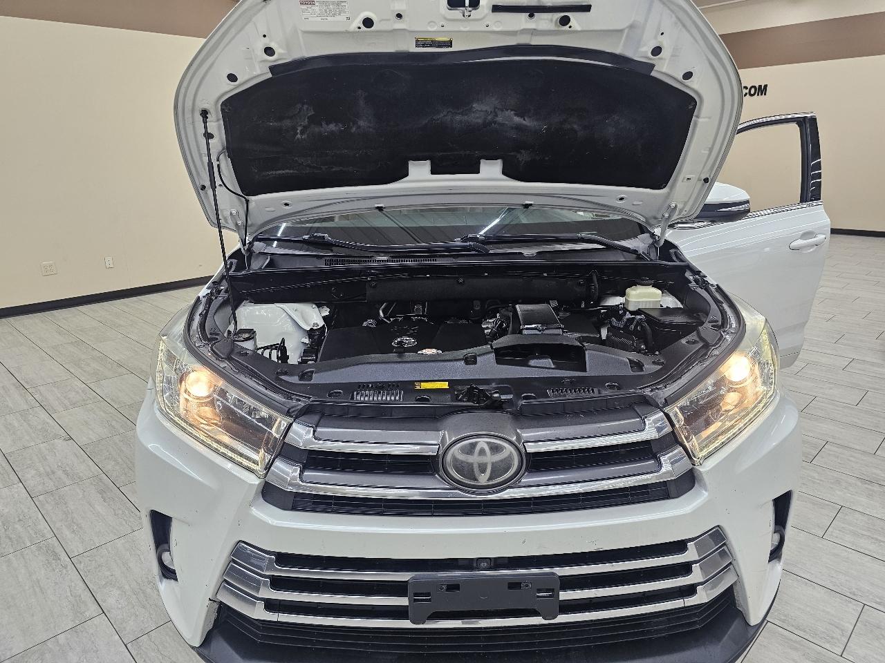 Toyota Highlander Limited FWD V6 2019