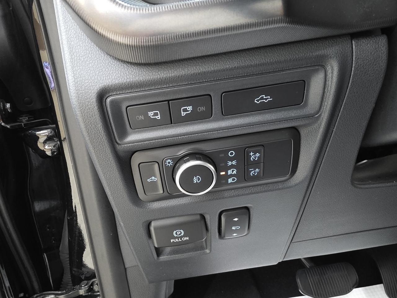 Ford F-150 4WD SuperCrew 145" Platinum 2022