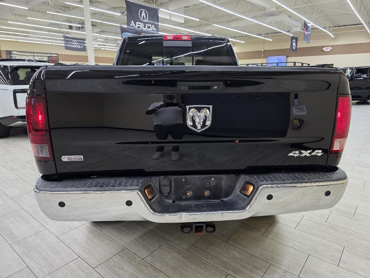 RAM 2500 Laramie Crew Cab SWB 4WD 2012