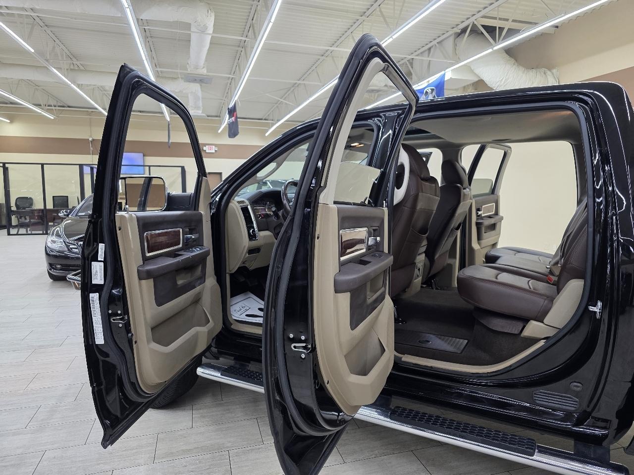 RAM 2500 Laramie Crew Cab SWB 4WD 2012