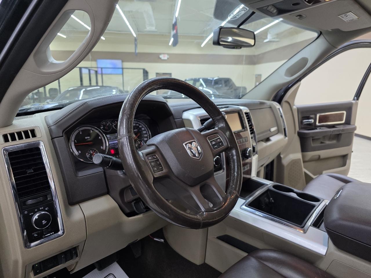 RAM 2500 Laramie Crew Cab SWB 4WD 2012
