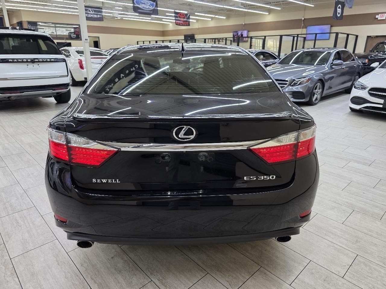 Lexus ES 350 Sedan 2015