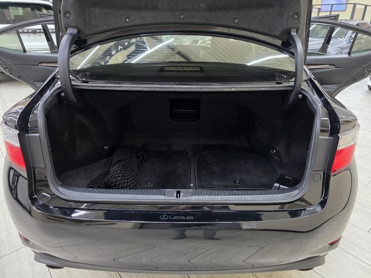 Lexus ES 350 Sedan 2015