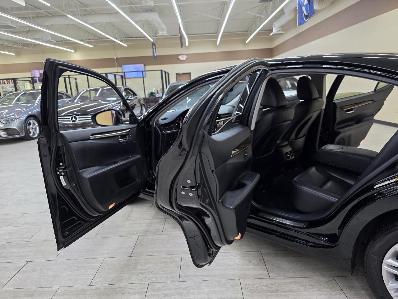 Lexus ES 350 Sedan 2015