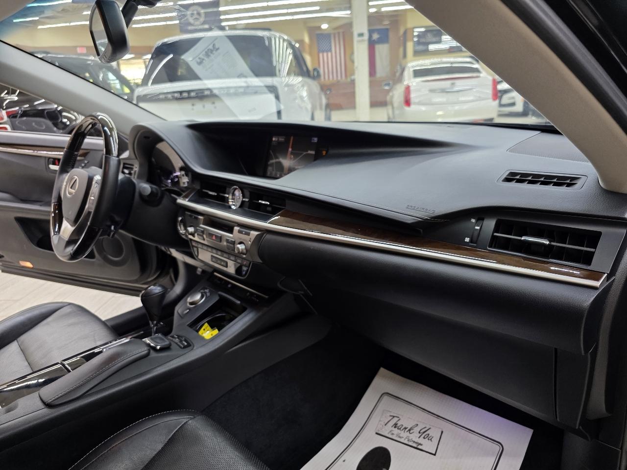 Lexus ES 350 Sedan 2015