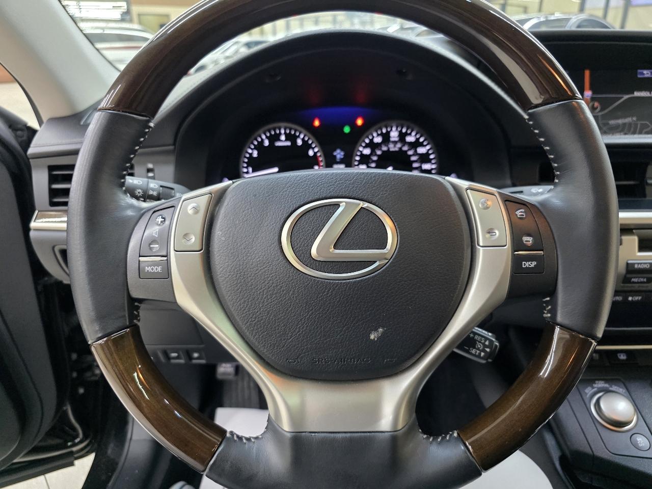 Lexus ES 350 Sedan 2015