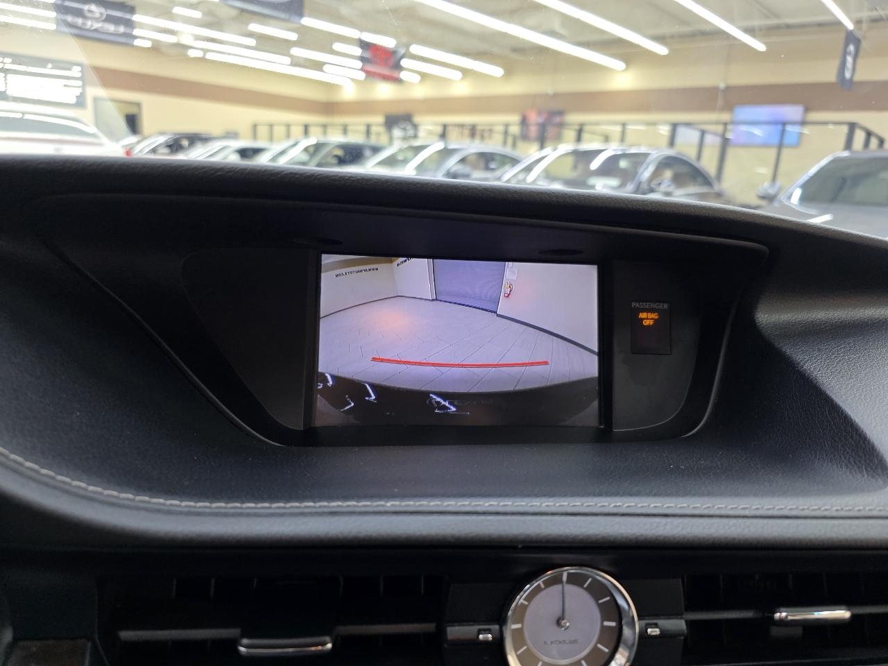 Lexus ES 350 Sedan 2015