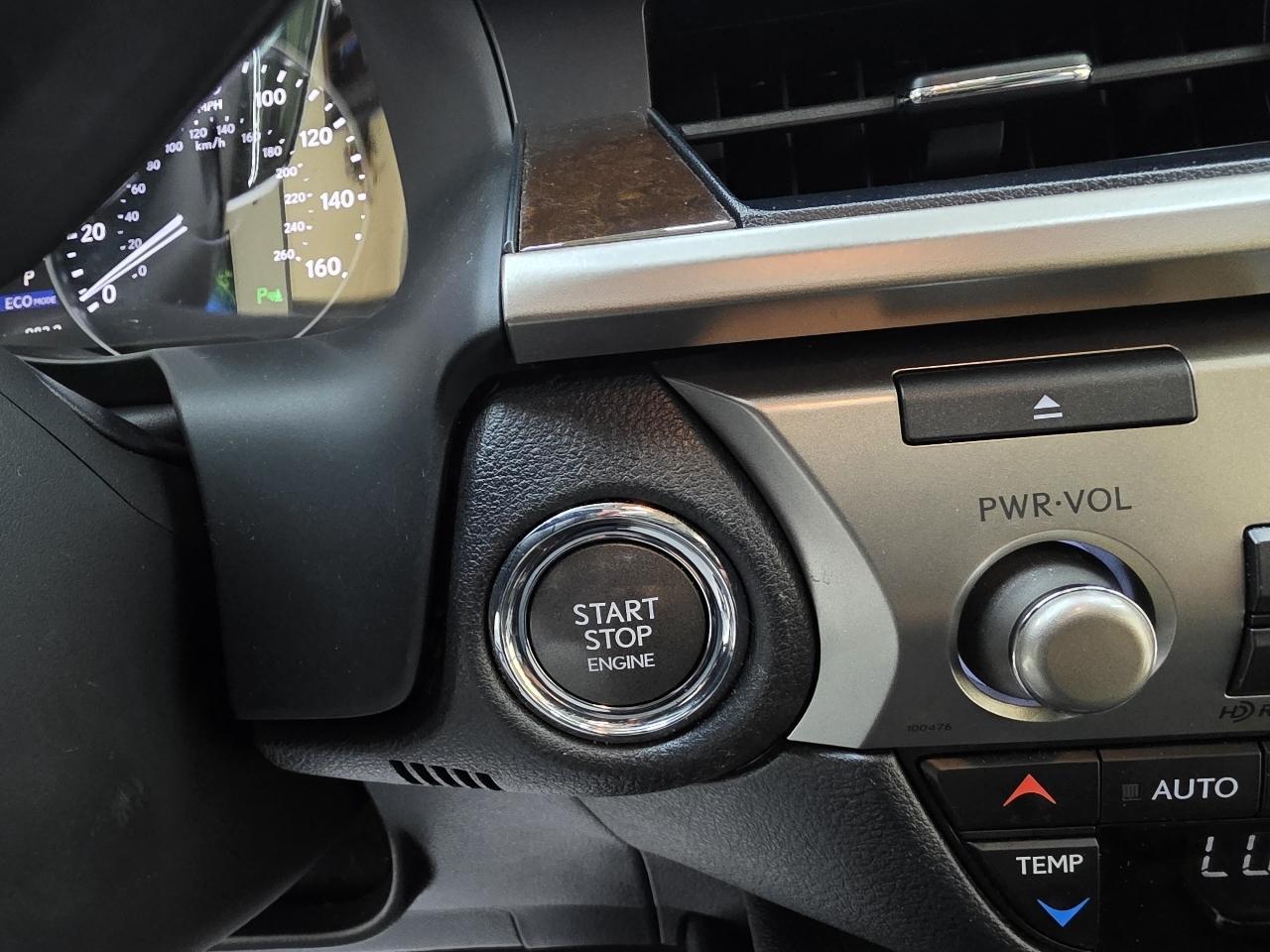 Lexus ES 350 Sedan 2015
