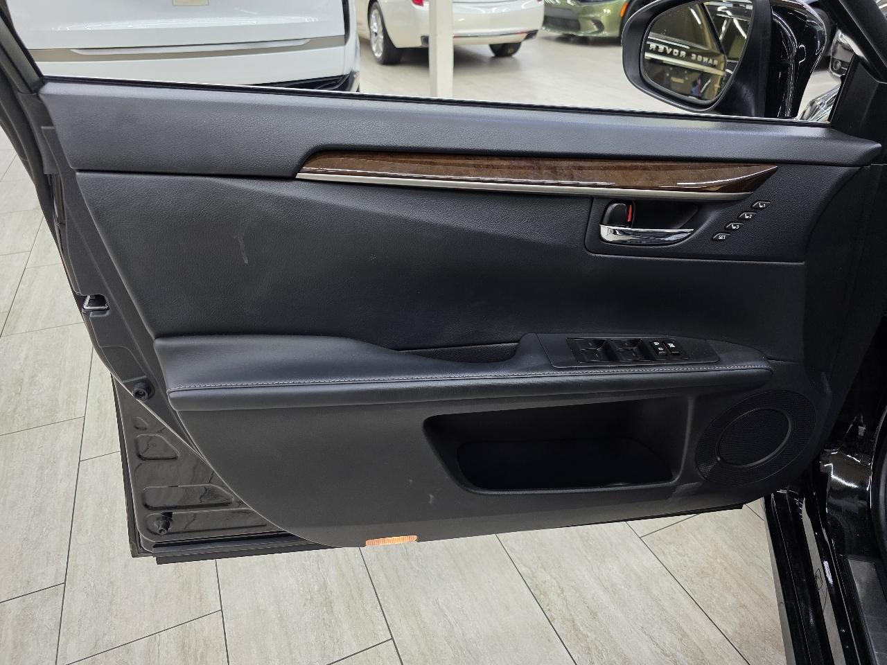 Lexus ES 350 Sedan 2015