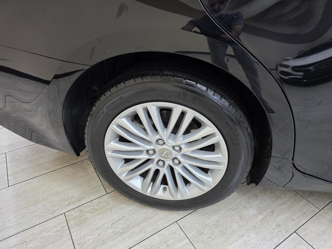 Lexus ES 350 Sedan 2015