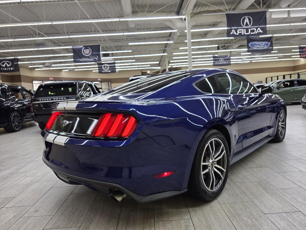 Ford Mustang EcoBoost Coupe 2015