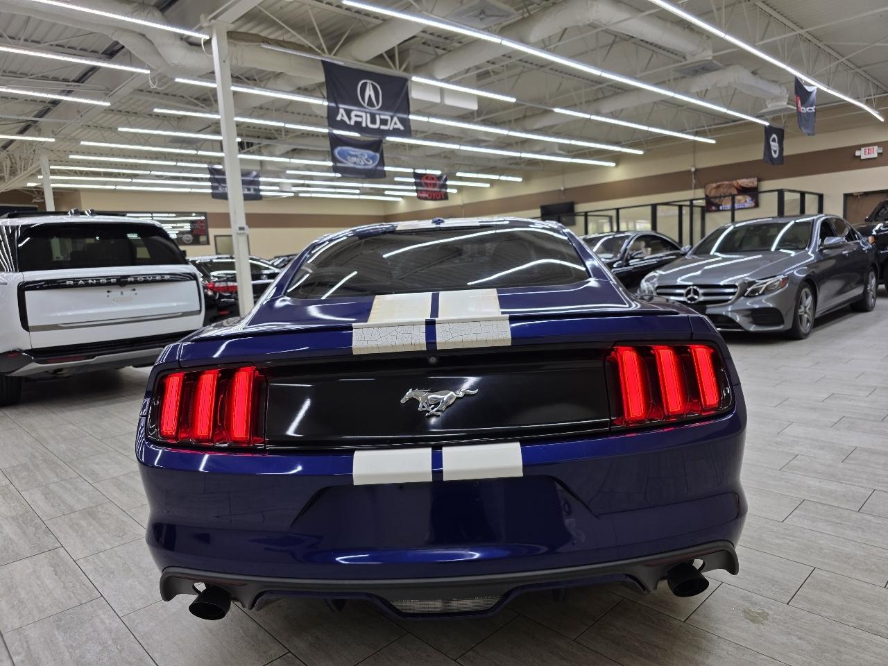 Ford Mustang EcoBoost Coupe 2015