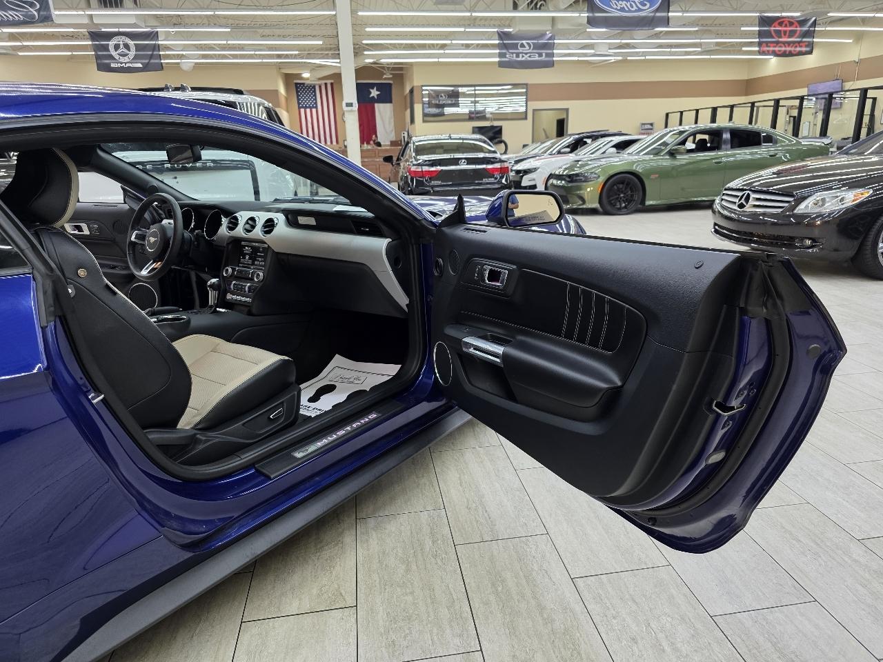 Ford Mustang EcoBoost Coupe 2015