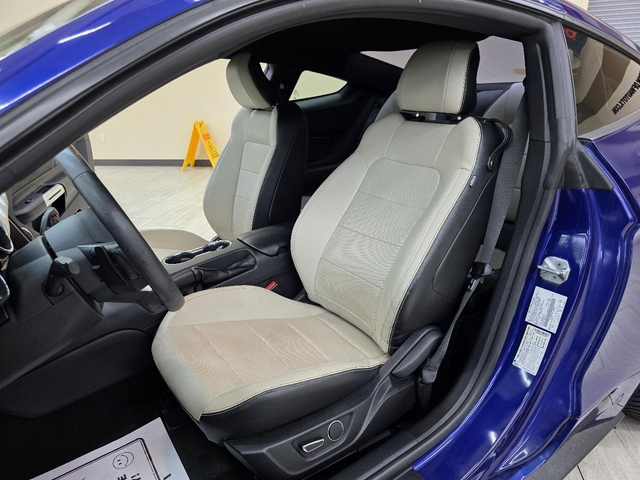 Ford Mustang EcoBoost Coupe 2015