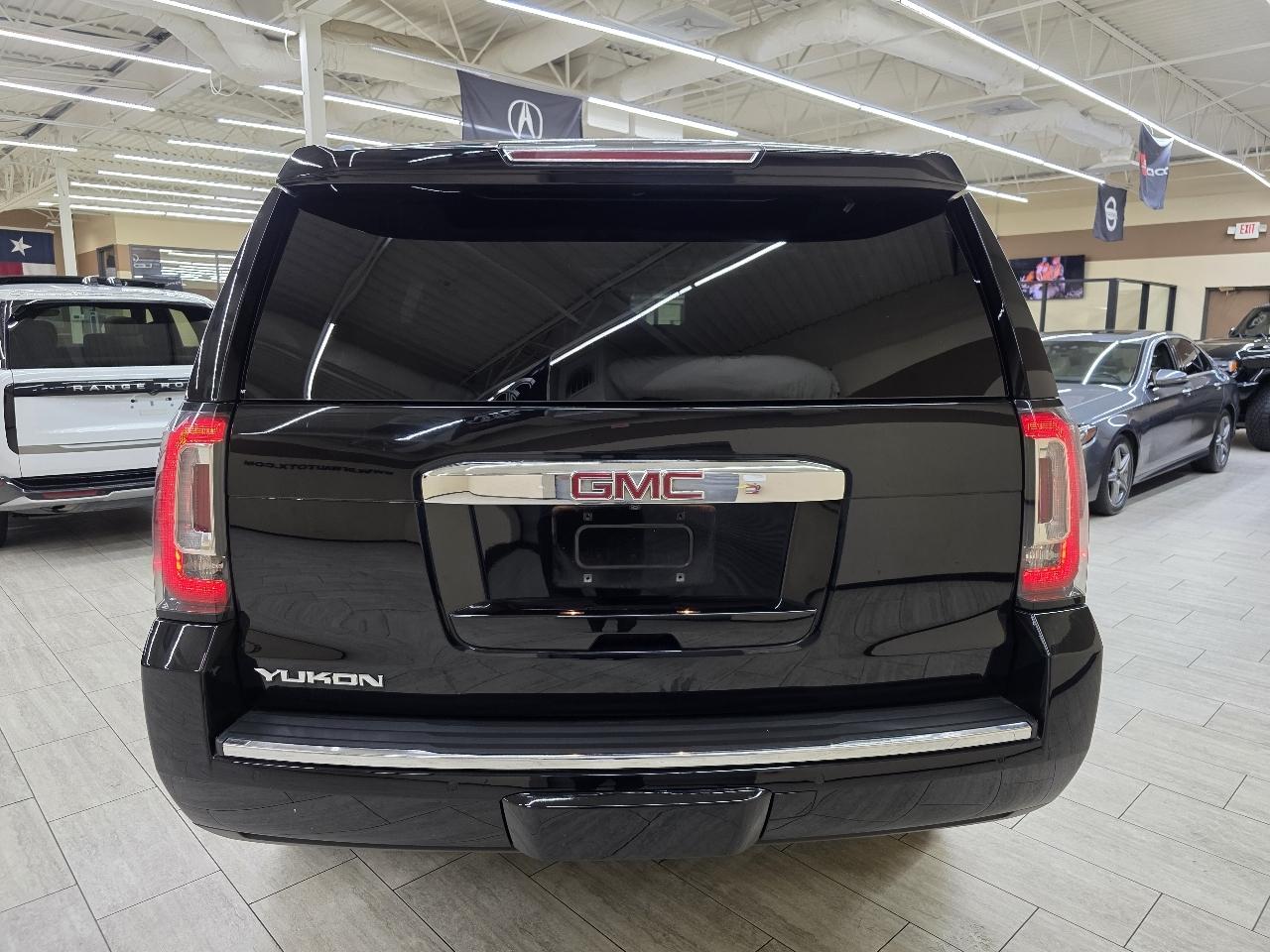 GMC Yukon Denali 4WD 2019
