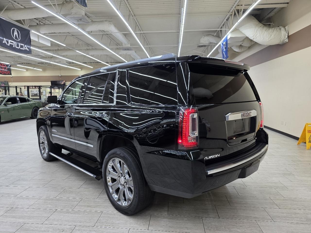 GMC Yukon Denali 4WD 2019