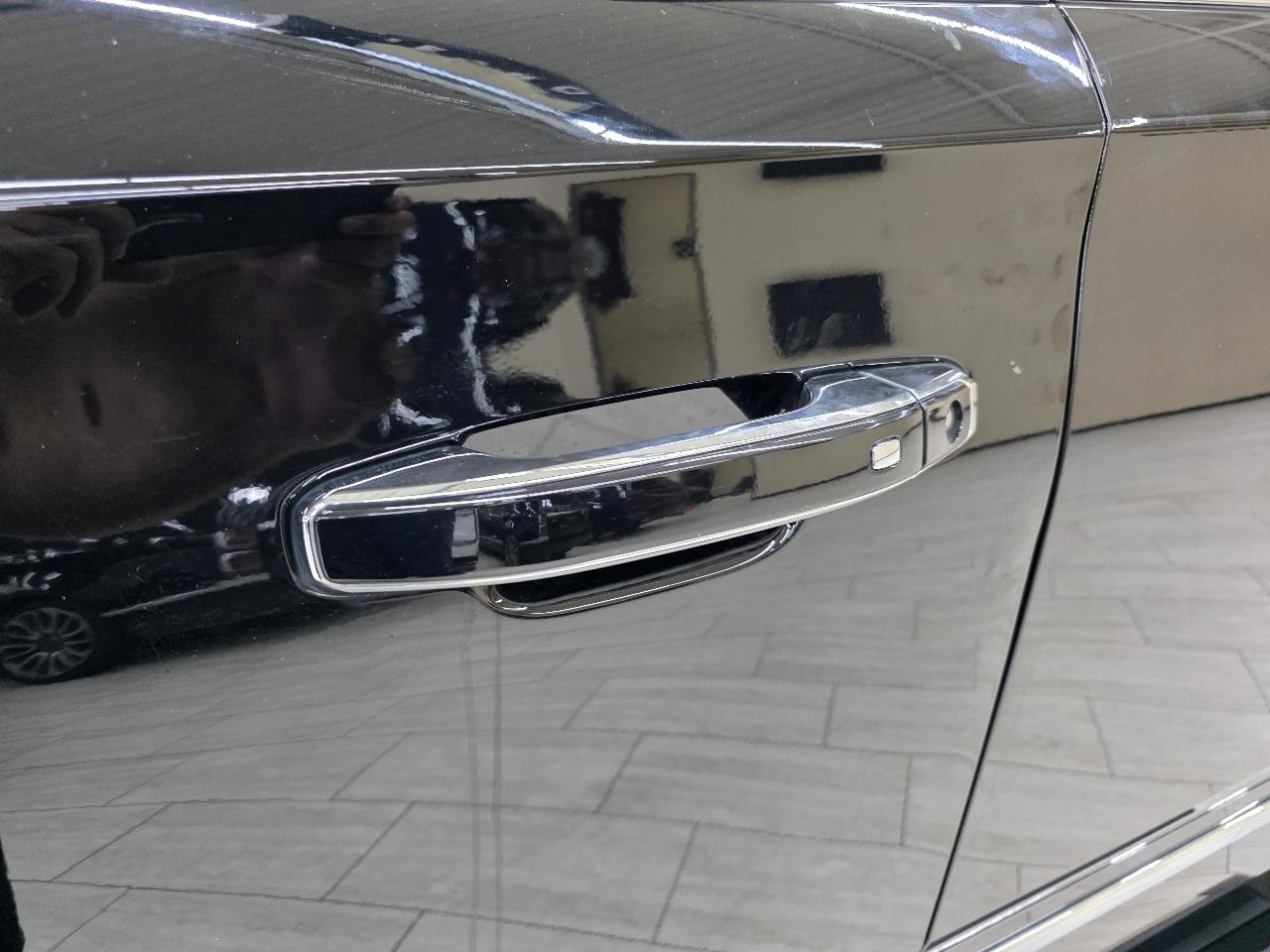 GMC Yukon Denali 4WD 2019