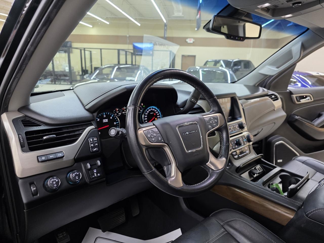GMC Yukon Denali 4WD 2019