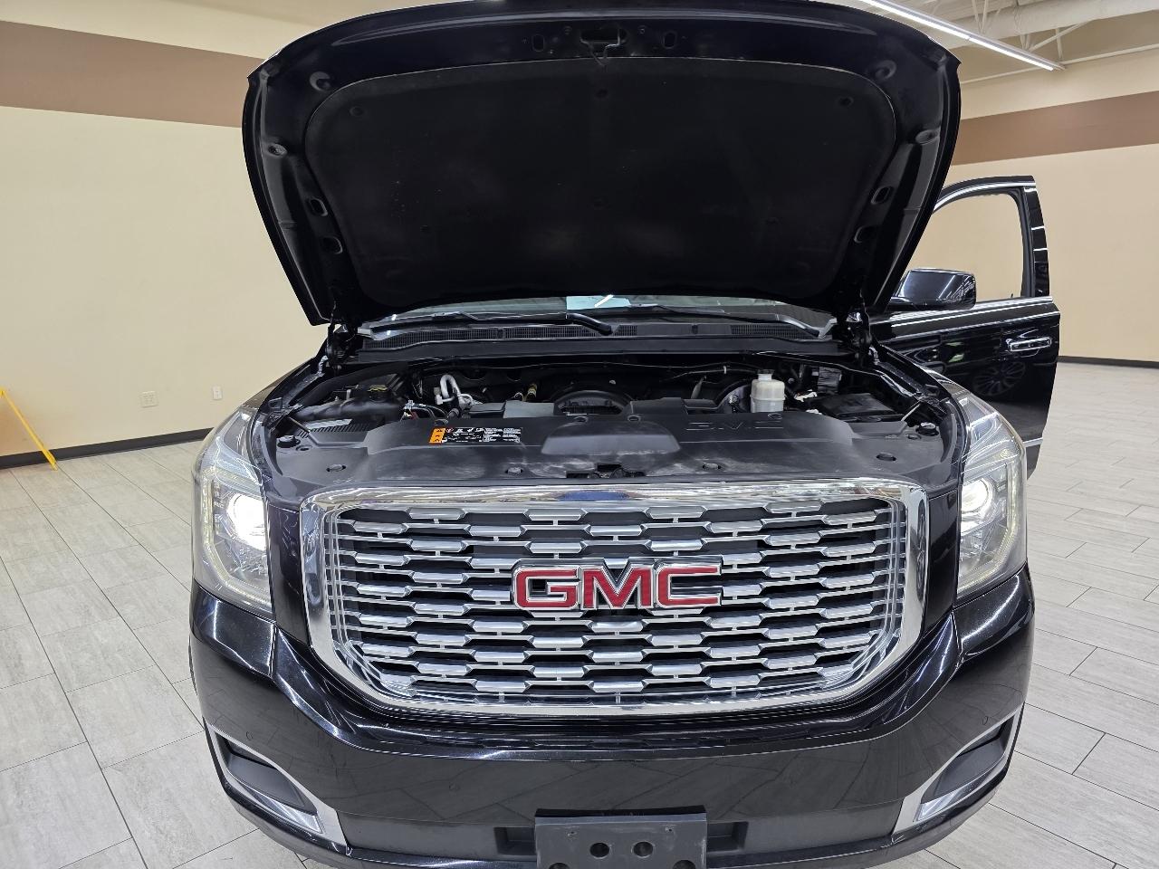 GMC Yukon Denali 4WD 2019