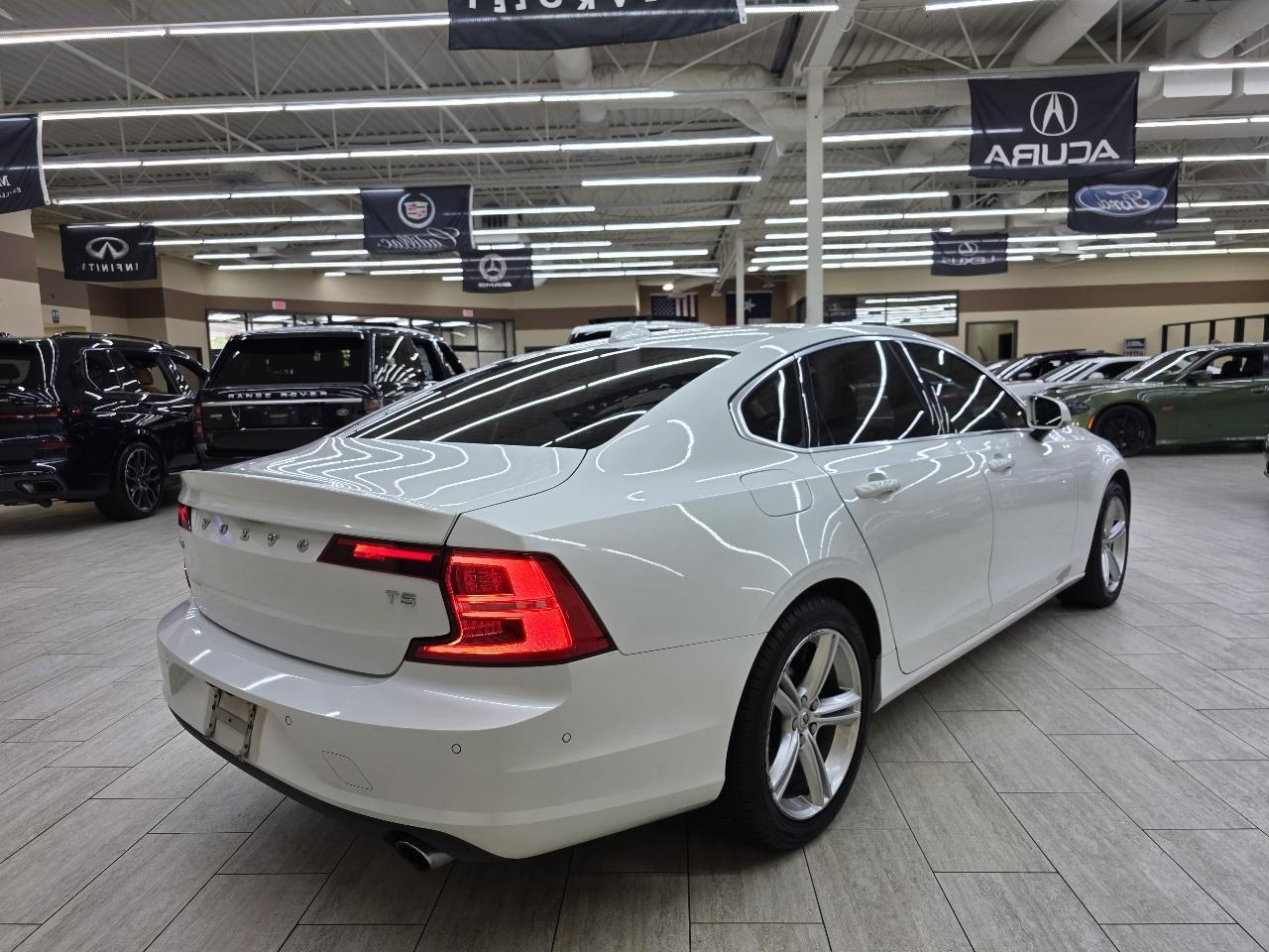 Volvo S90 T5 Momentum 2017