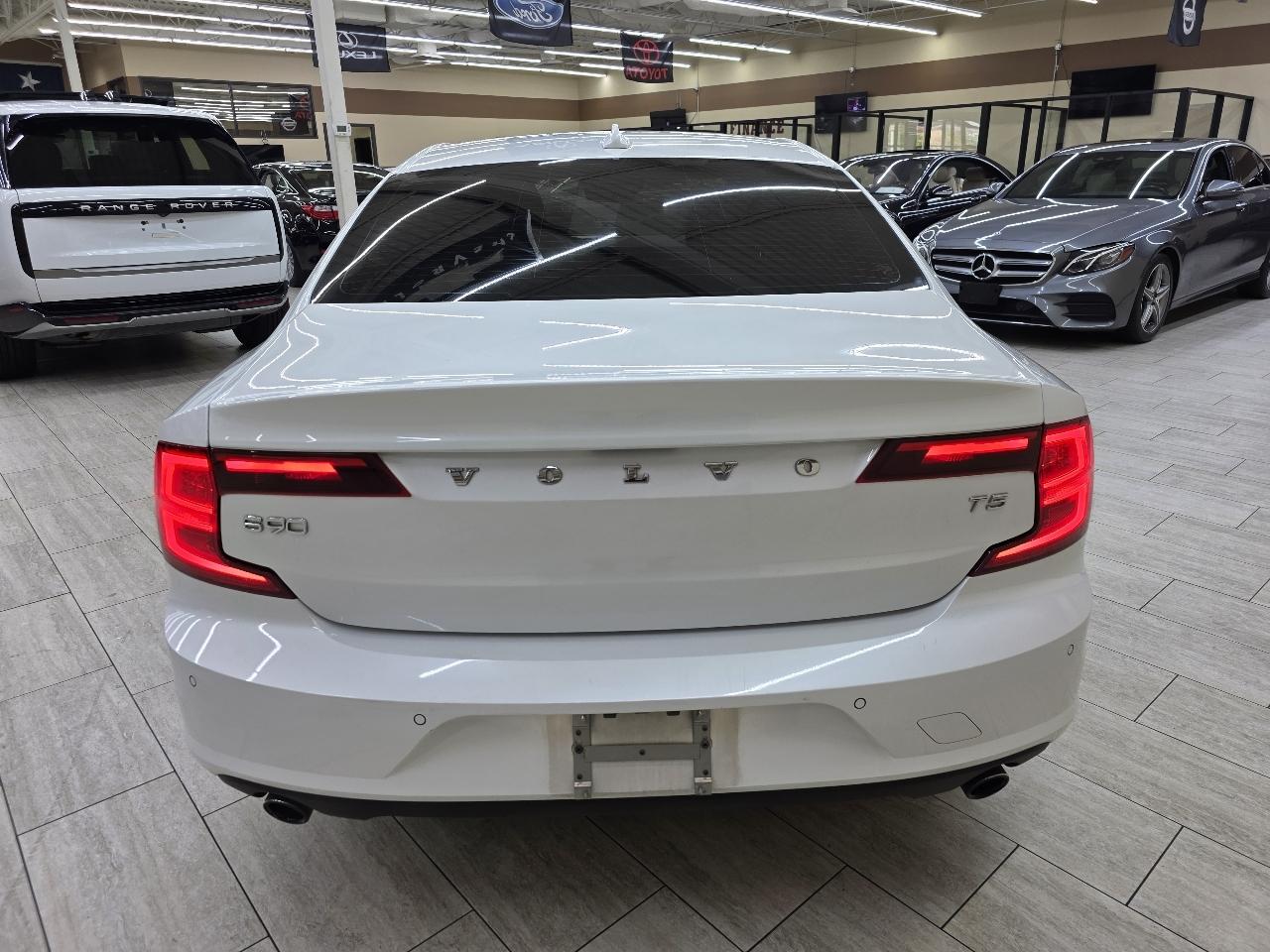 Volvo S90 T5 Momentum 2017