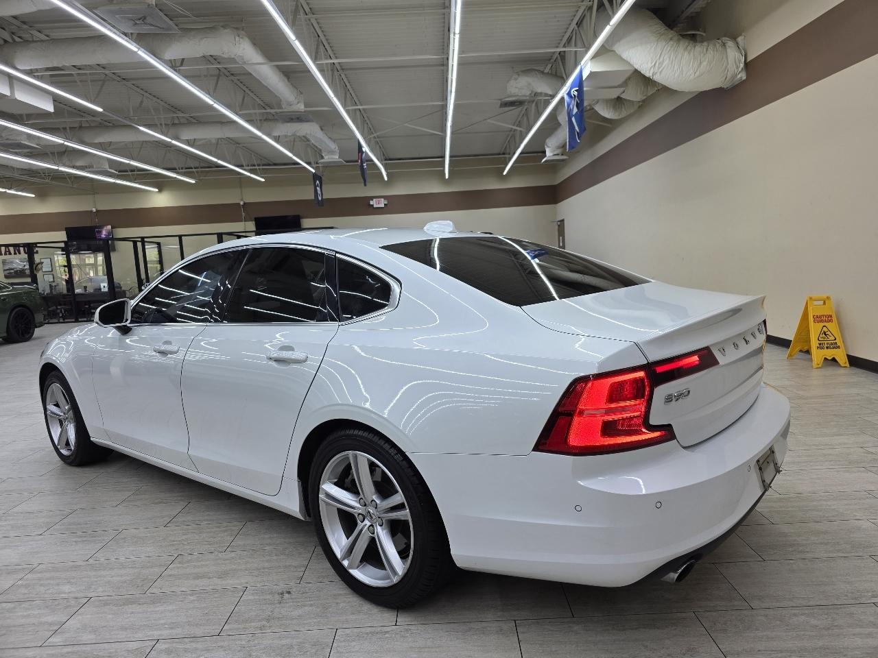 Volvo S90 T5 Momentum 2017