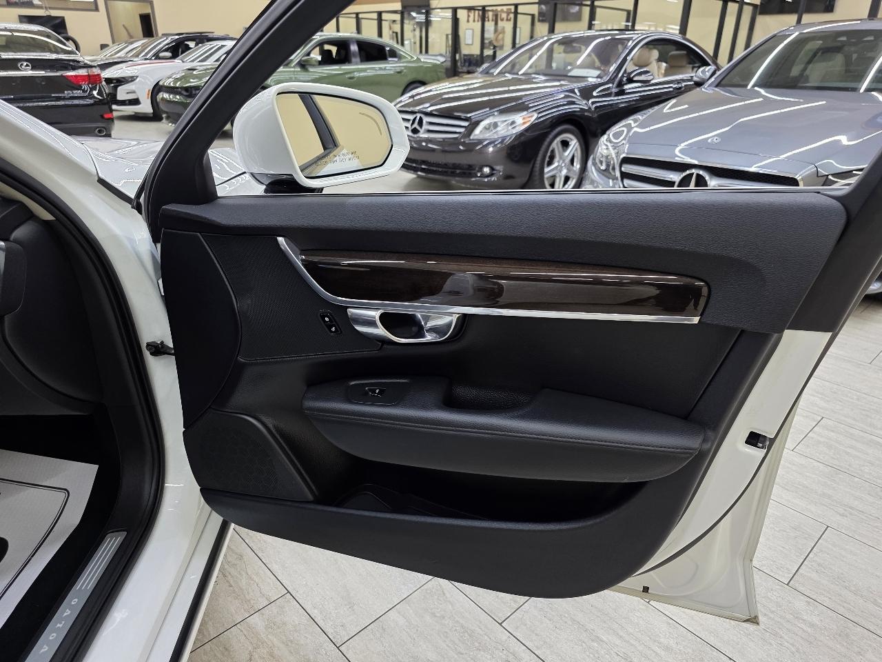 Volvo S90 T5 Momentum 2017