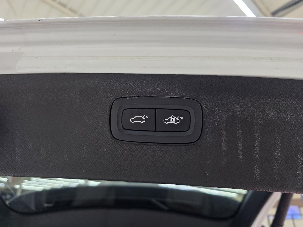 Volvo XC90 T6 Momentum AWD 2020