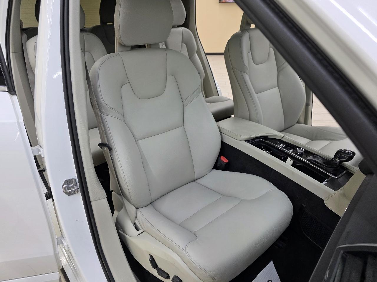 Volvo XC90 T6 Momentum AWD 2020