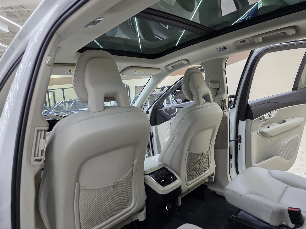 Volvo XC90 T6 Momentum AWD 2020