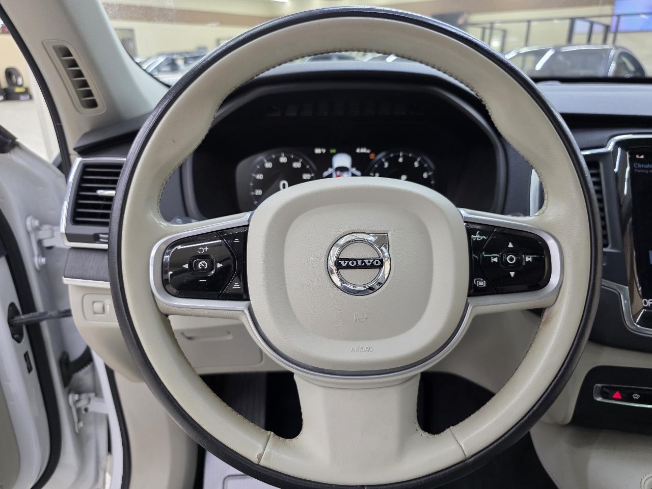 Volvo XC90 T6 Momentum AWD 2020