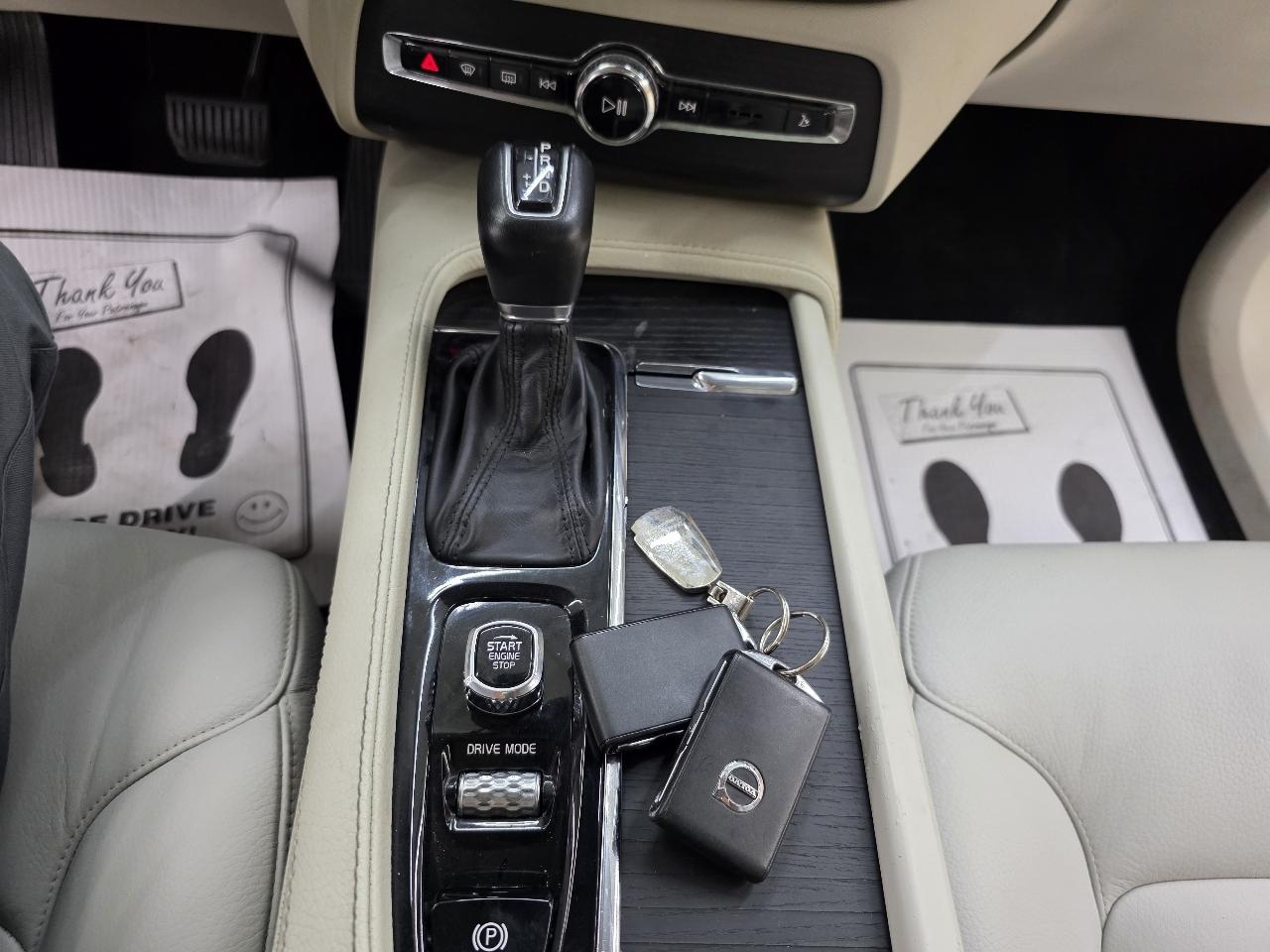 Volvo XC90 T6 Momentum AWD 2020