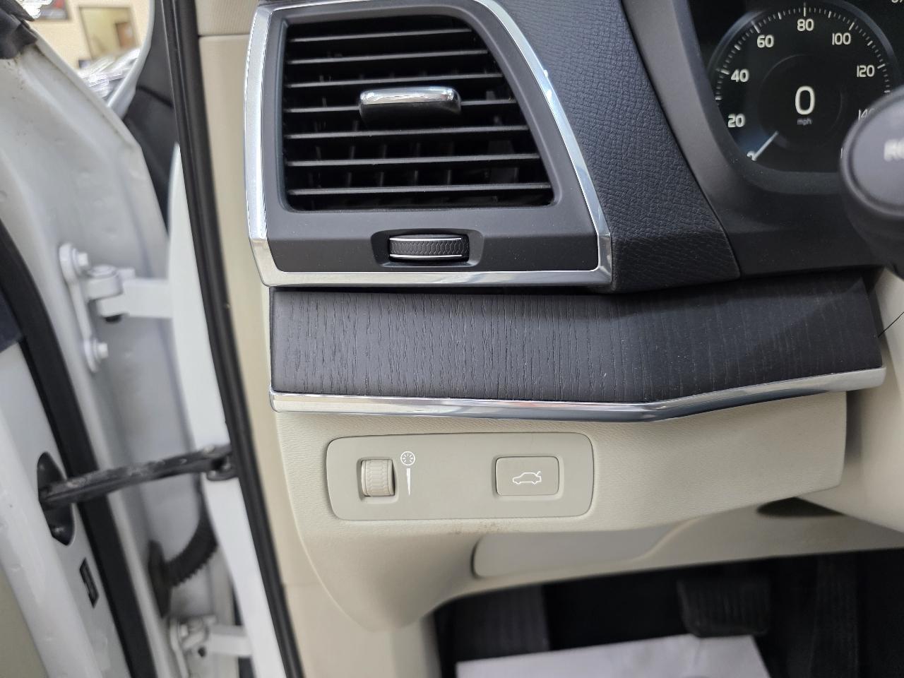Volvo XC90 T6 Momentum AWD 2020