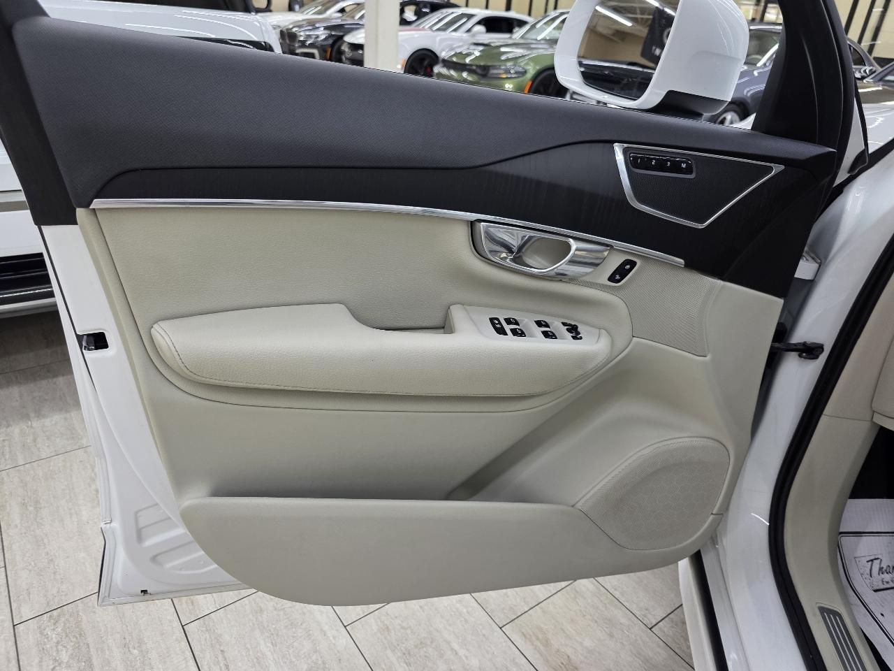 Volvo XC90 T6 Momentum AWD 2020