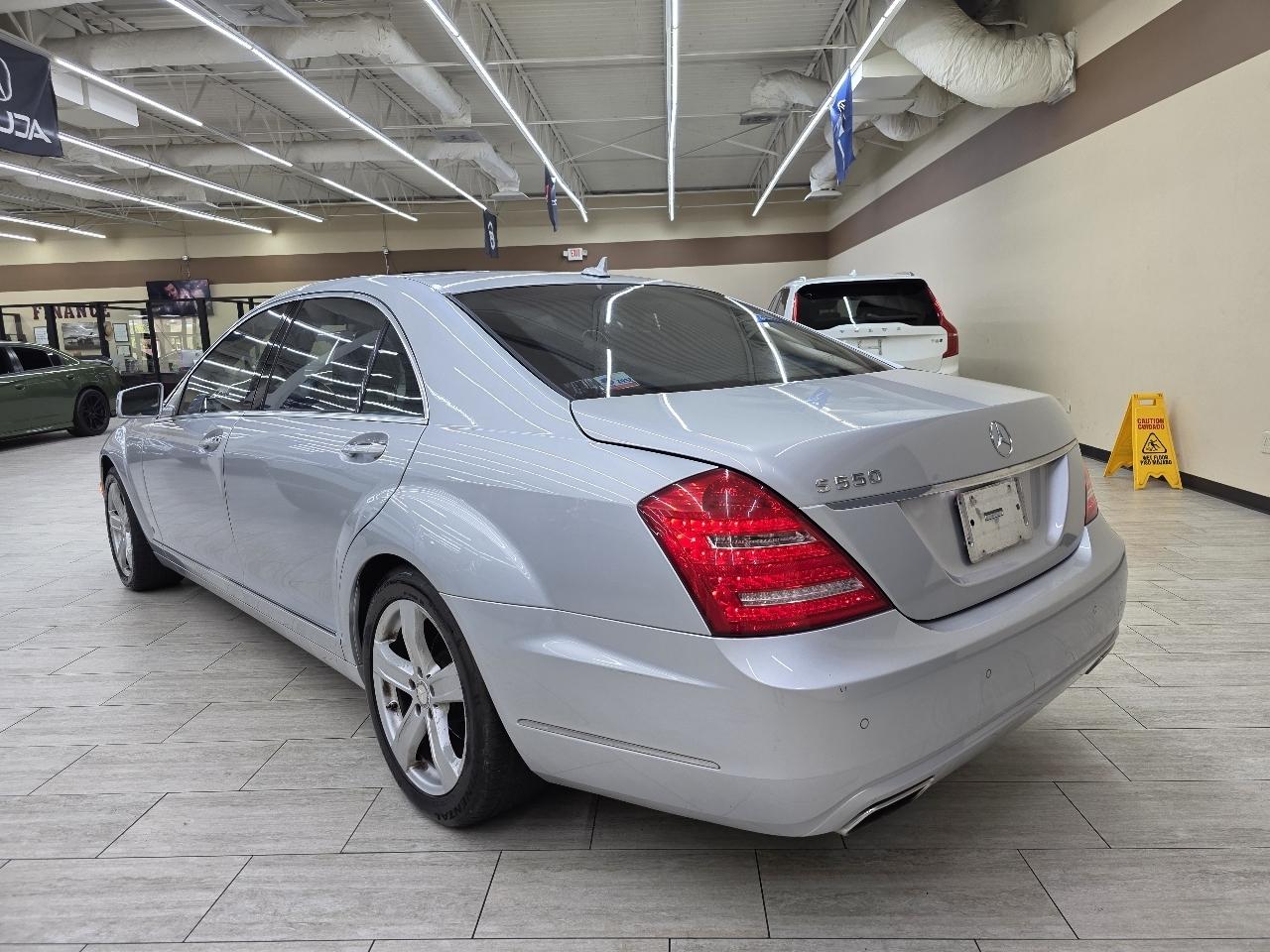 Mercedes-Benz S-Class S550 2010
