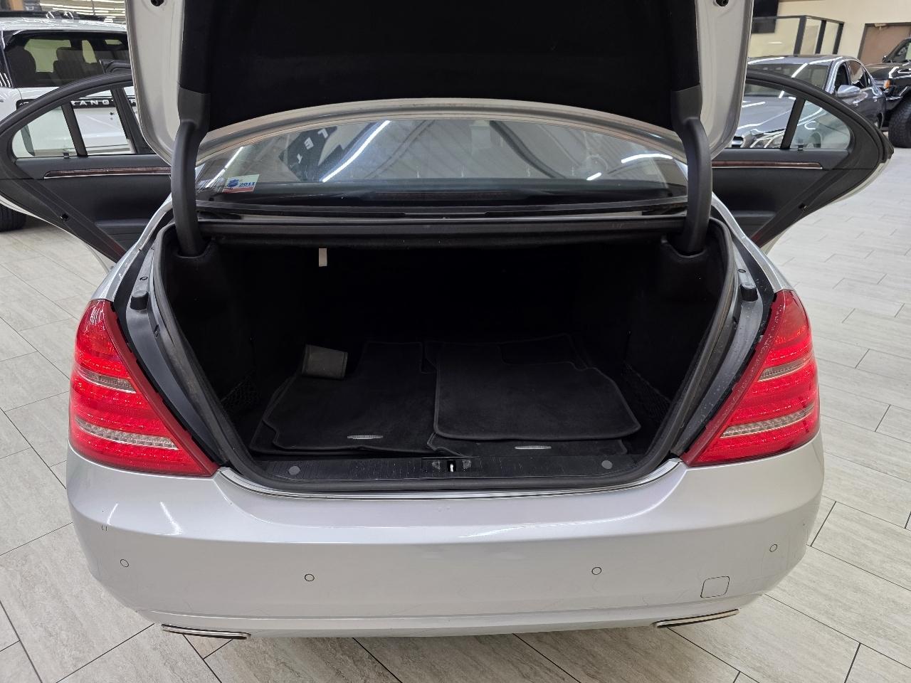 Mercedes-Benz S-Class S550 2010