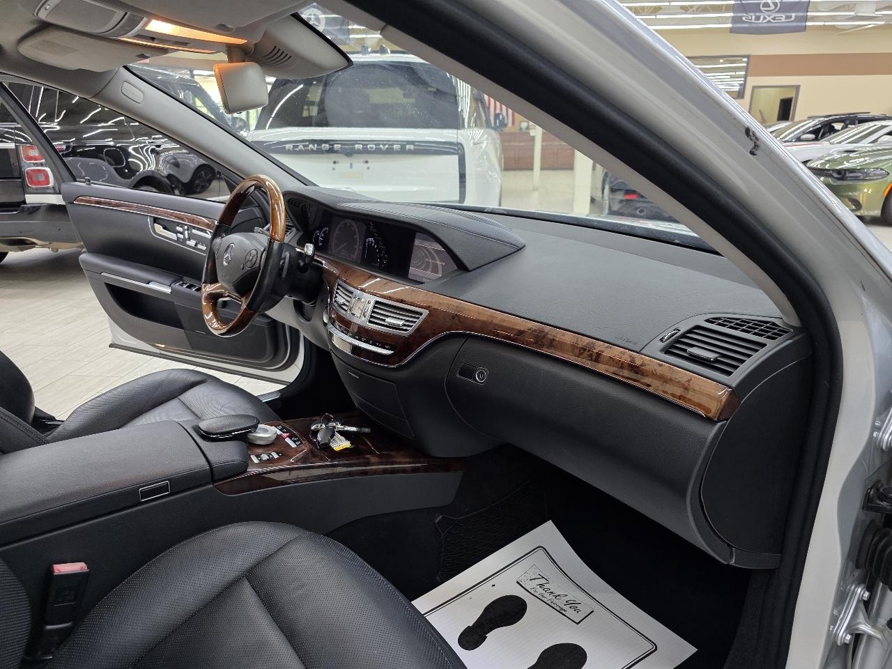Mercedes-Benz S-Class S550 2010