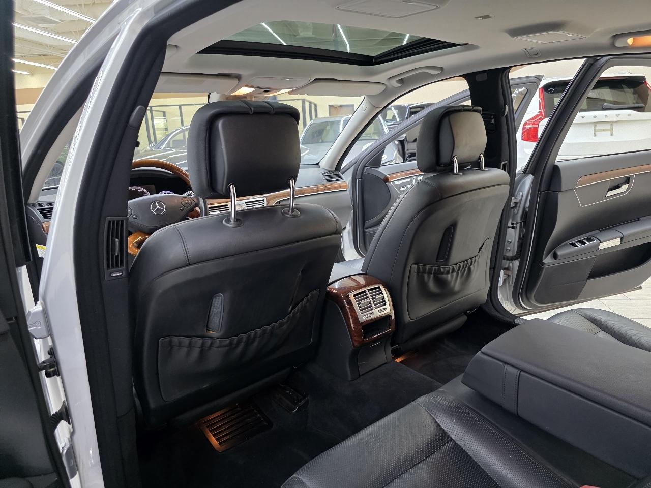 Mercedes-Benz S-Class S550 2010