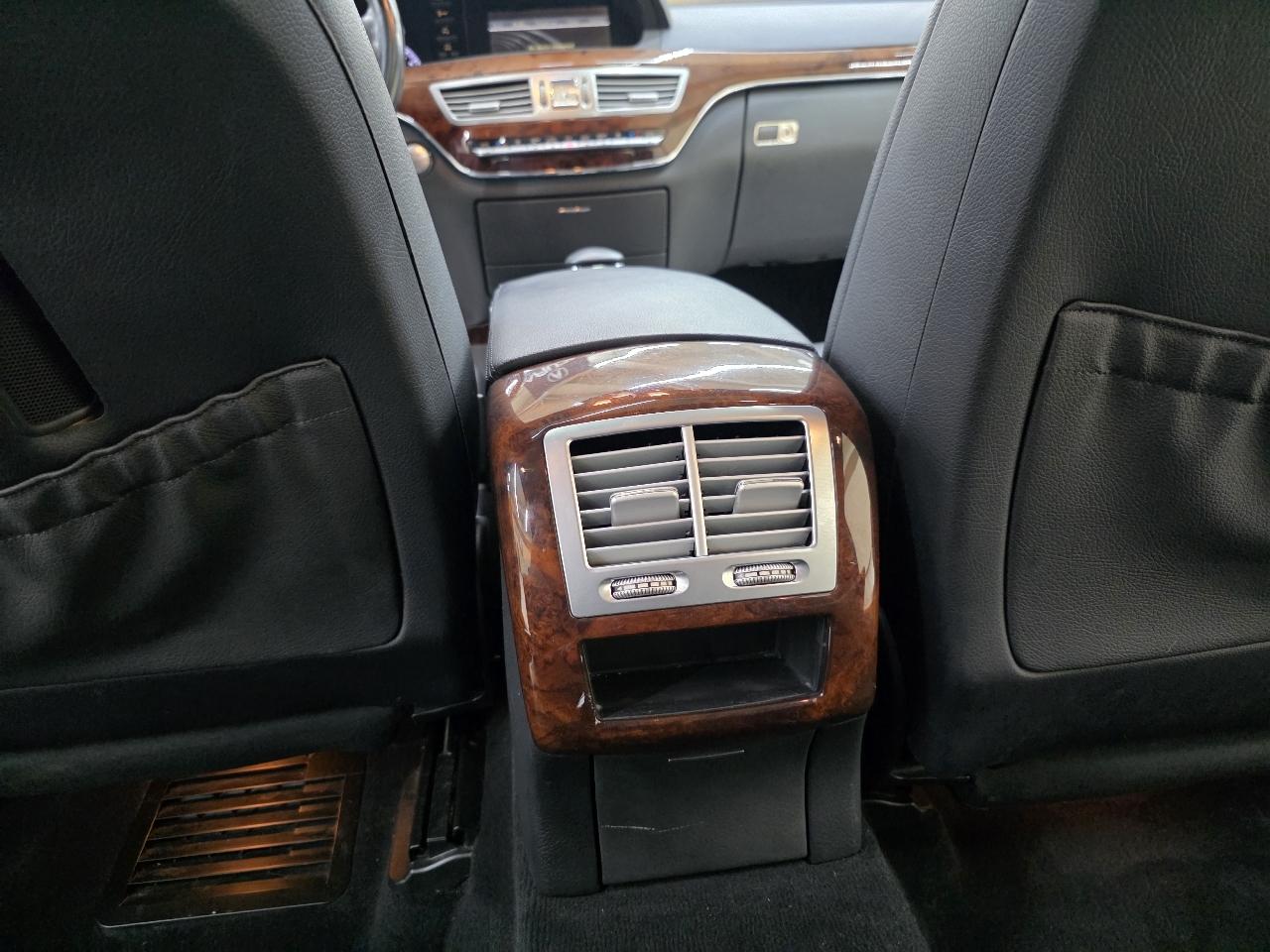 Mercedes-Benz S-Class S550 2010