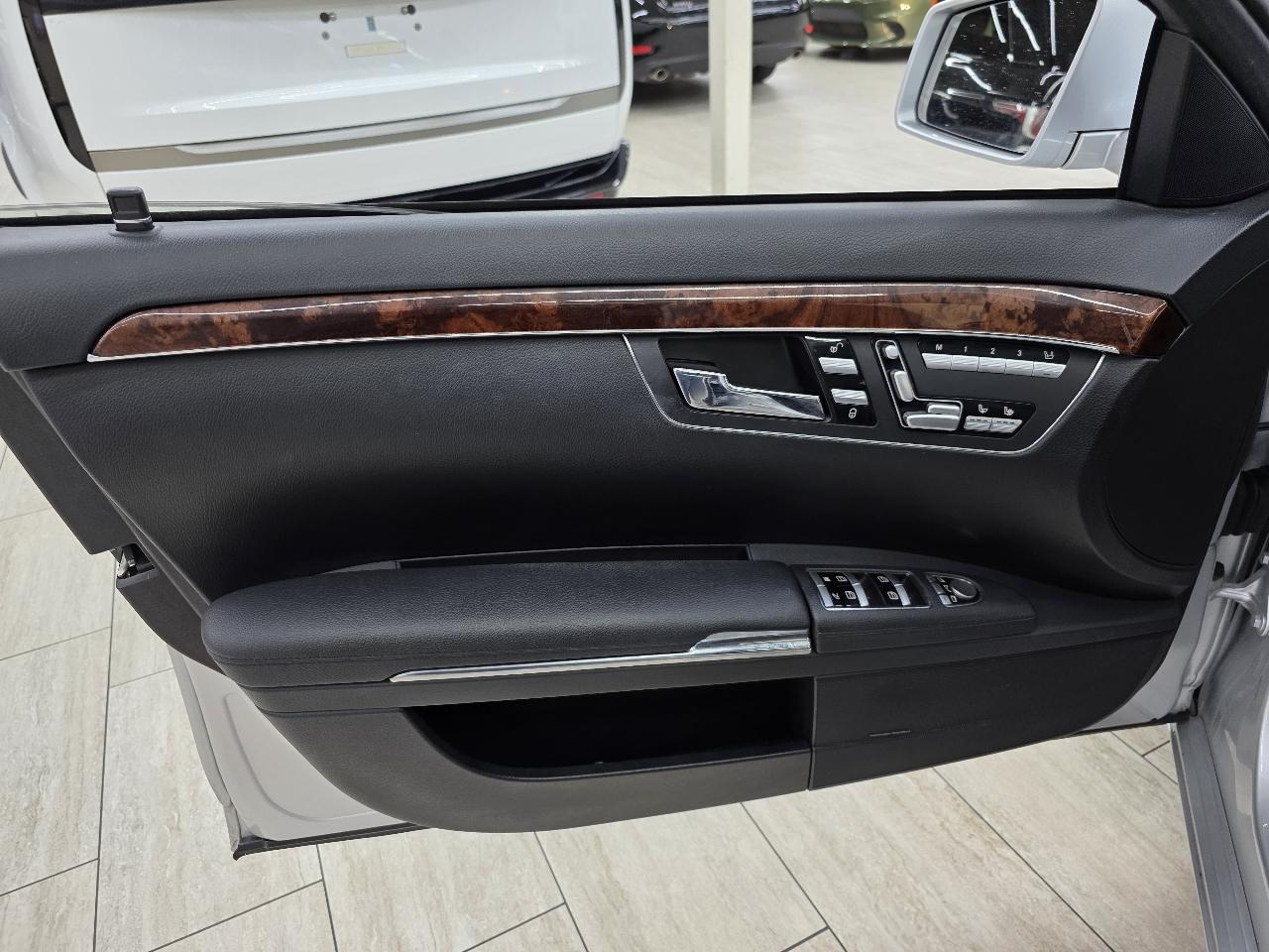 Mercedes-Benz S-Class S550 2010