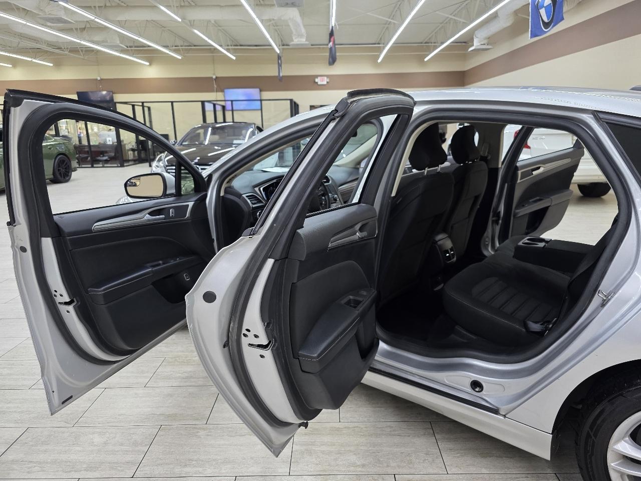 Ford Fusion Hybrid SE 2018