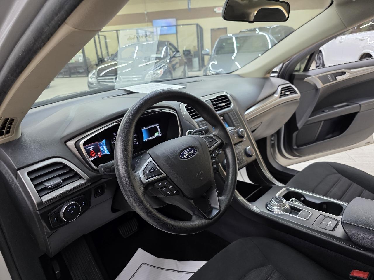 Ford Fusion Hybrid SE 2018