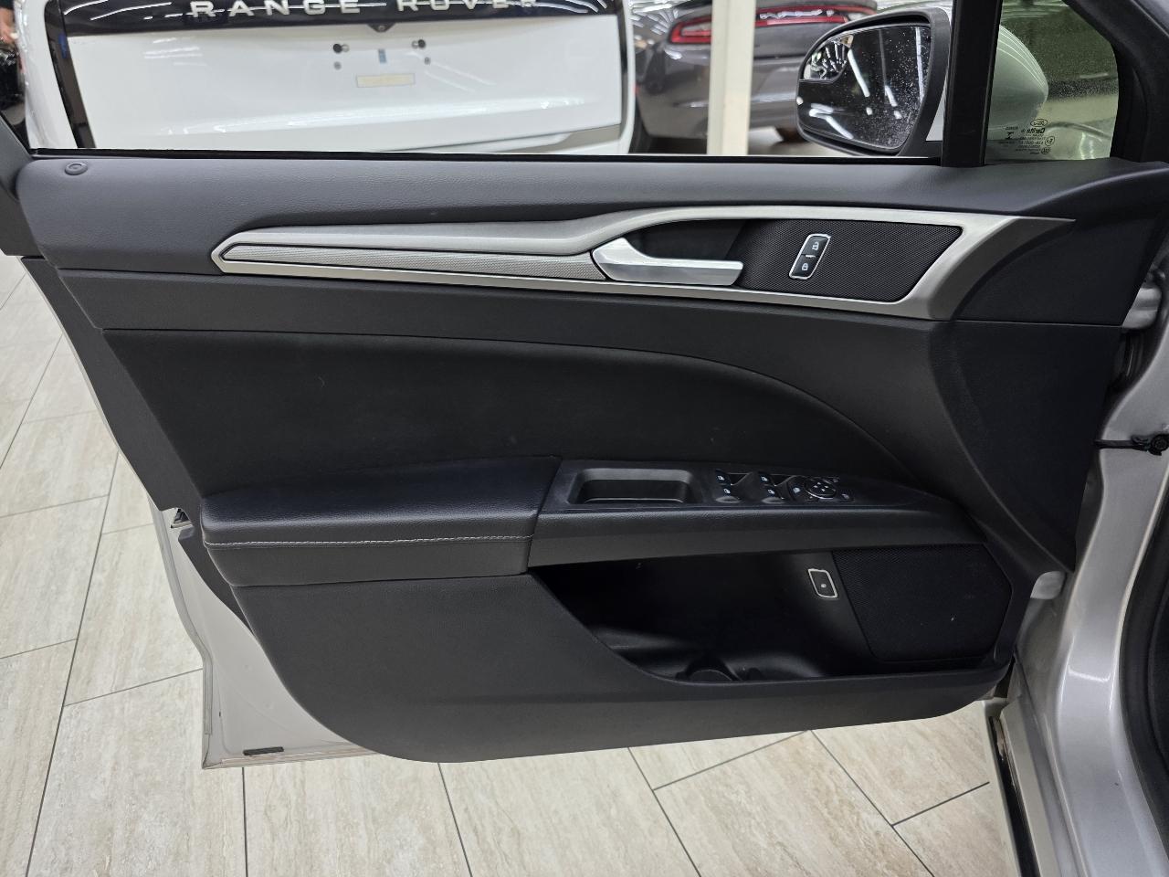 Ford Fusion Hybrid SE 2018