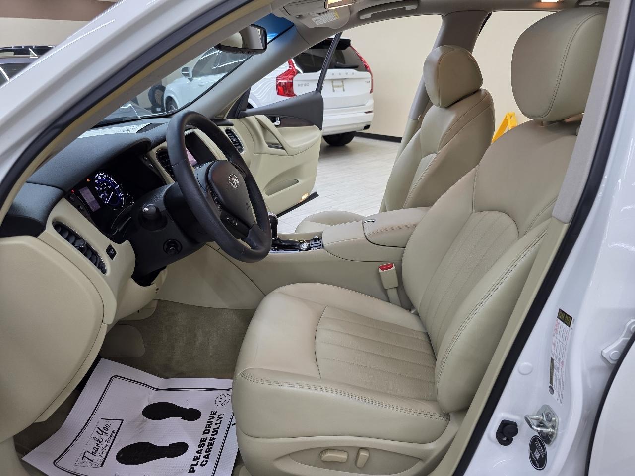 Infiniti QX50 Base RWD 2017